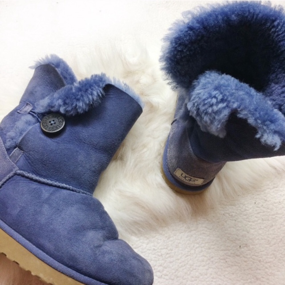 Ugg’s Bailey Button Short